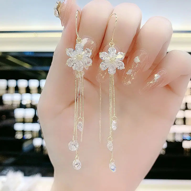Pendientes Largos de Borla de Circonita Brillante de Lujo