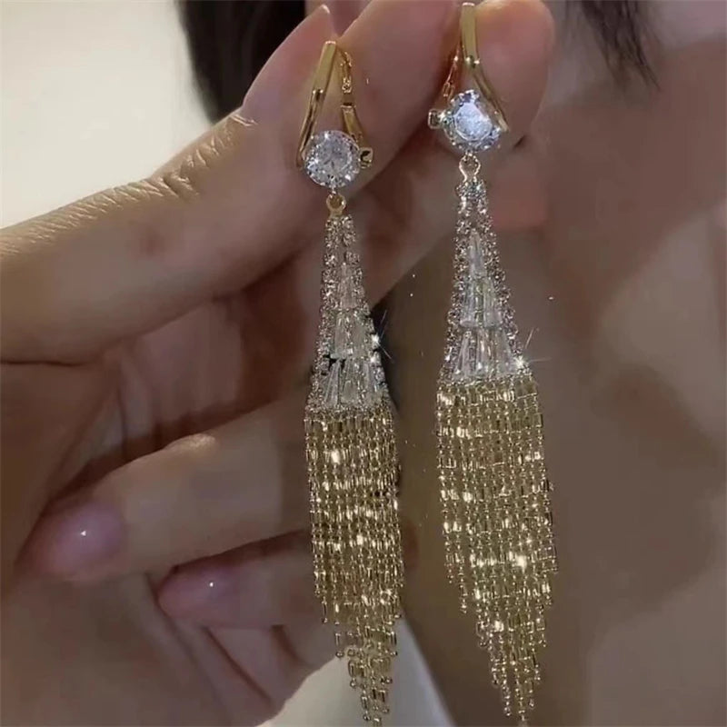 Pendientes Largos de Borla de Circonita Brillante de Lujo